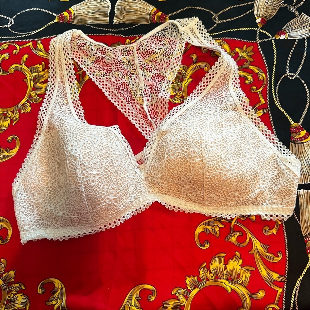Victoria secret cream bralette sz xl‎